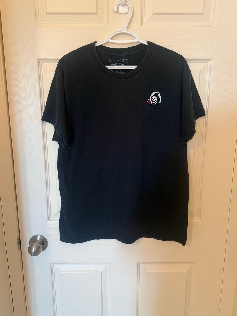 riot society Black Short-Sleeve Tee with Small Skull Logo